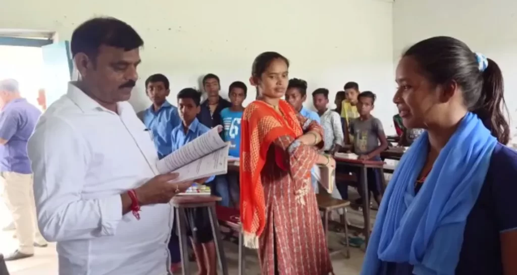 डीडीसी ने किया उत्क्रमित उच्च विद्यालय बरूअटा का औचक निरीक्षण